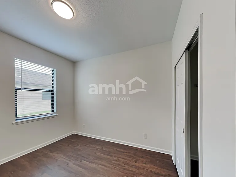 5562 107th Ter E — Photo 16