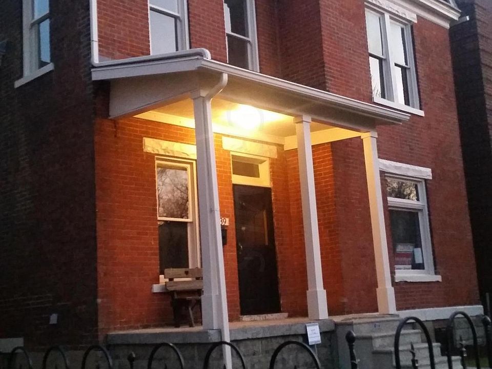 1st image of 839 E Oak St