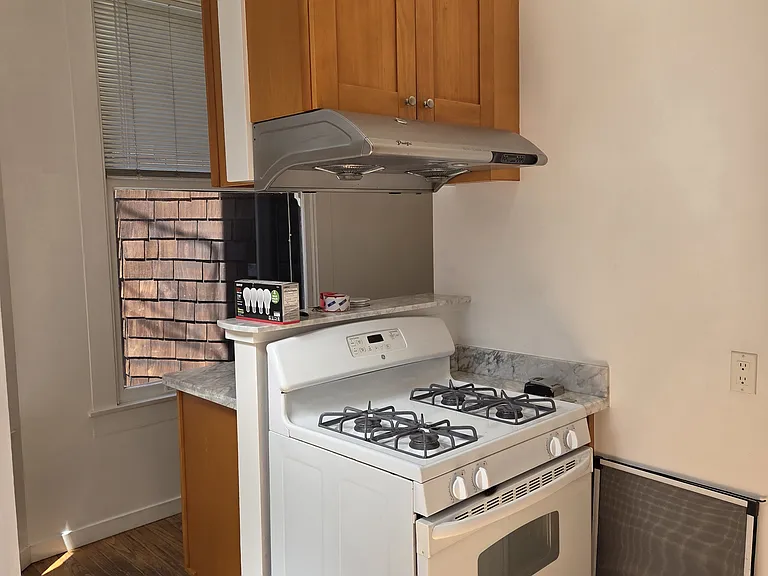 range and range hood