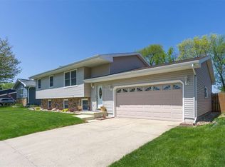 1215 Kaplan Dr, Waterloo, IA 50702