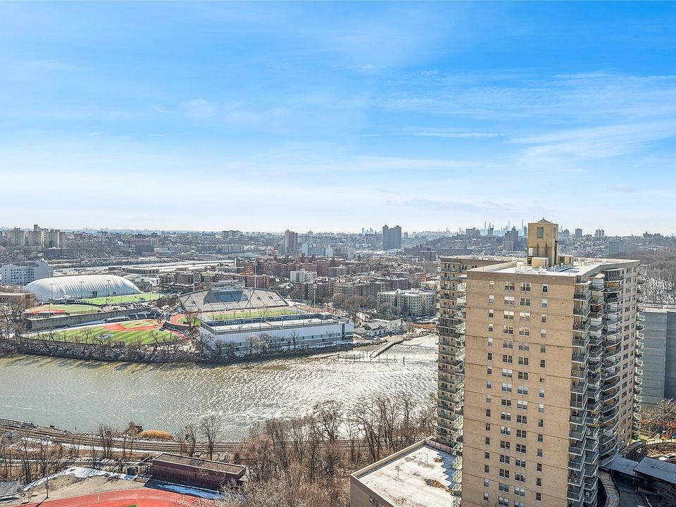1st image of 555 Kappock Street #21T