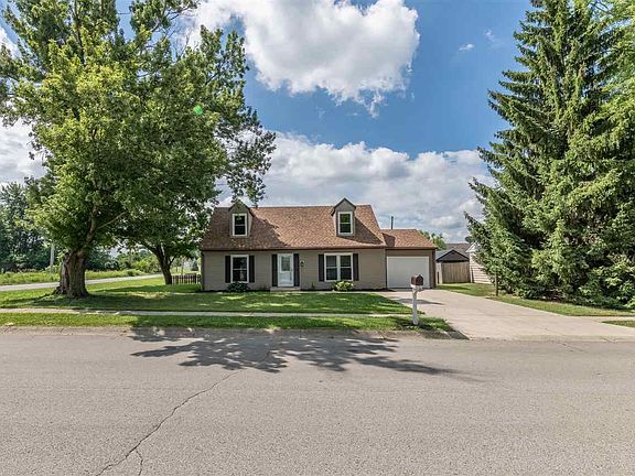2nd image of 803 Elm Dr