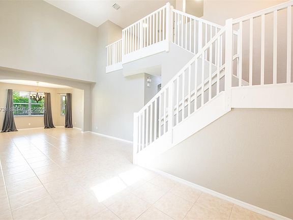 4th image of 4207 W Whitewater Ave