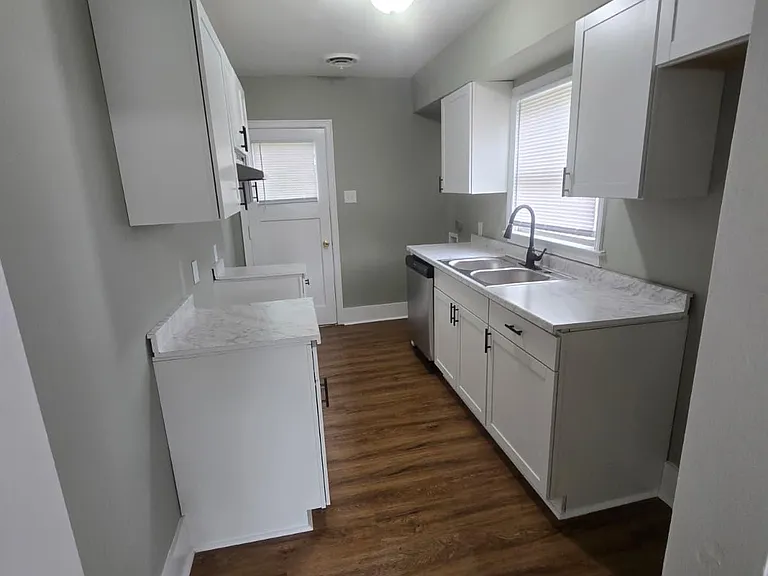 3964 Victor Dr — Photo 5