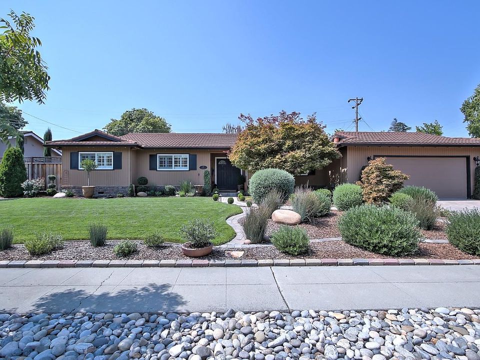 1st image of 127 Briarwood Way