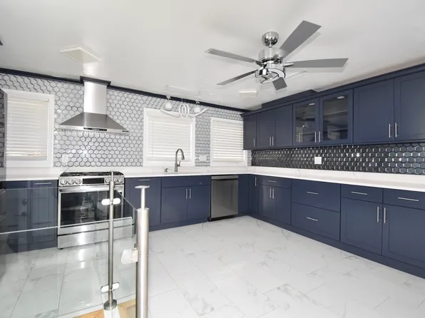 541 Grattan St, Chicopee, MA 01020