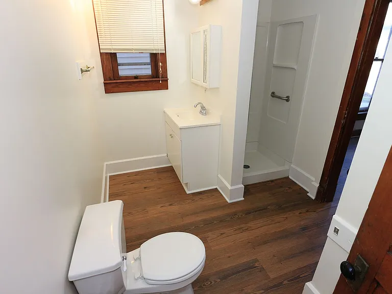 401 Lincoln St — Photo 9