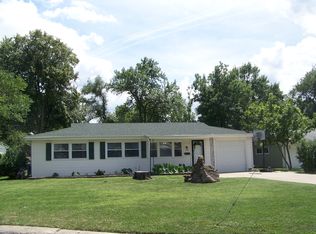 242 Rainbow Dr, Sedalia, MO 65301