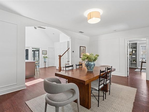 5th image of 973 Longley Ave NW