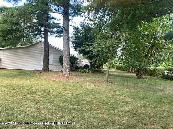 2nd image of 136B Sunflower Drive