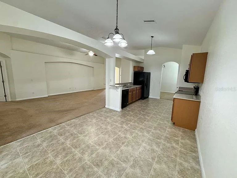 221 Towerview Dr E — Photo 9
