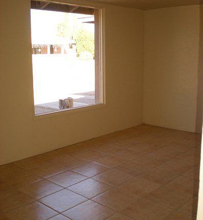 3rd image of 835 W Calle Castile