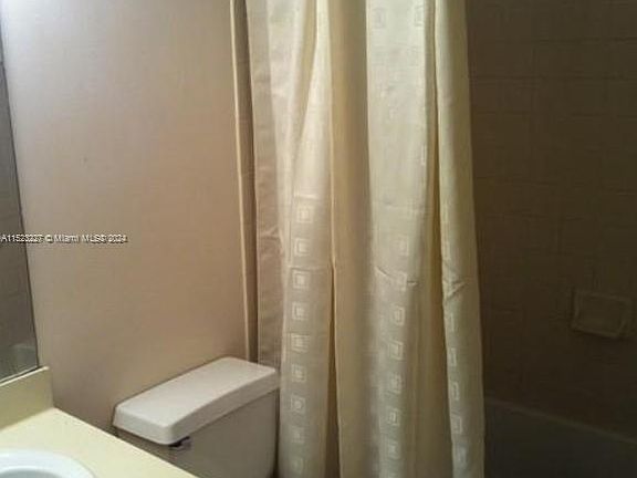 4th image of 450 Palm Ave #305