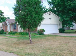 8500 Silver Fox Rd, Louisville, KY 40291