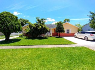 121 Raven Ct, Royal Palm Beach, FL 33411