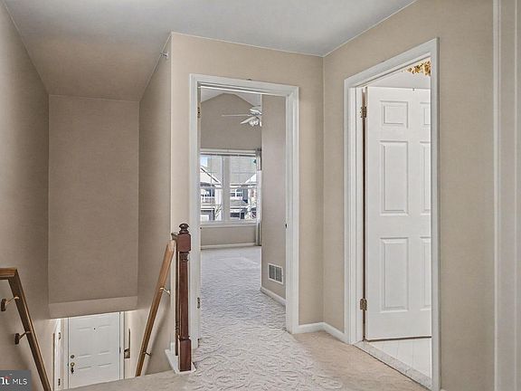 3rd image of 606 Julian Dr W