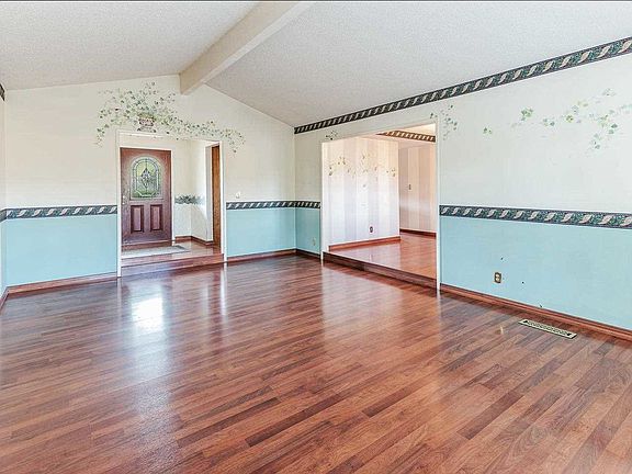 3rd image of 5020 S Edmonds Dr