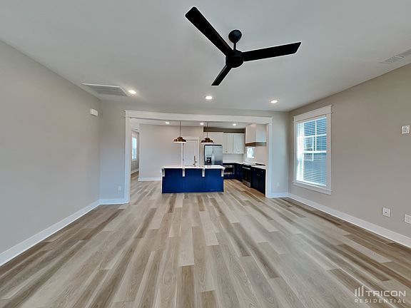 3rd image of 167 Oasis Dr
