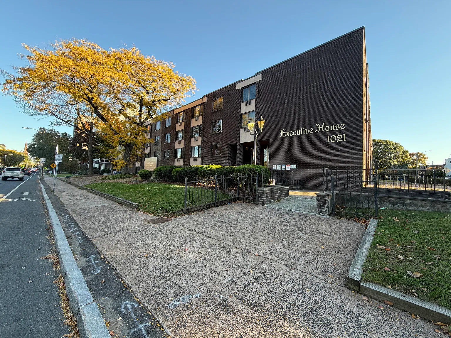 1 bed, 712 sqft, $1,325 — Photo 1