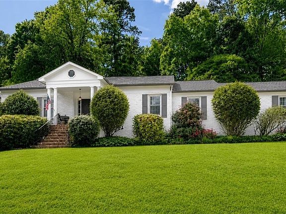 2nd image of 1067 Hess Dr