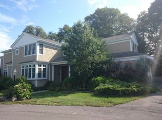 53 Marthas Ln, Brookline, MA 02467