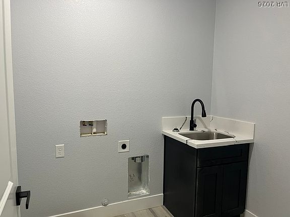 5th image of 5621 Humbolt Pl