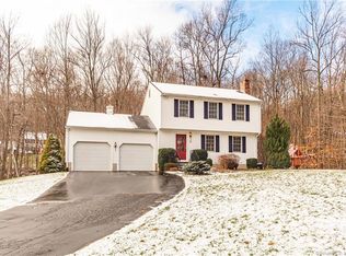 35 Vanessa Ct, Cheshire, CT 06410