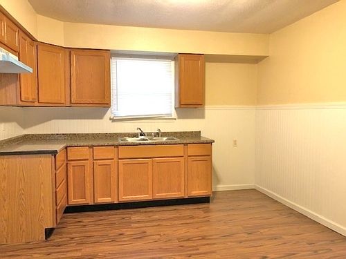 5th image of 2845 Meadowlark Ave