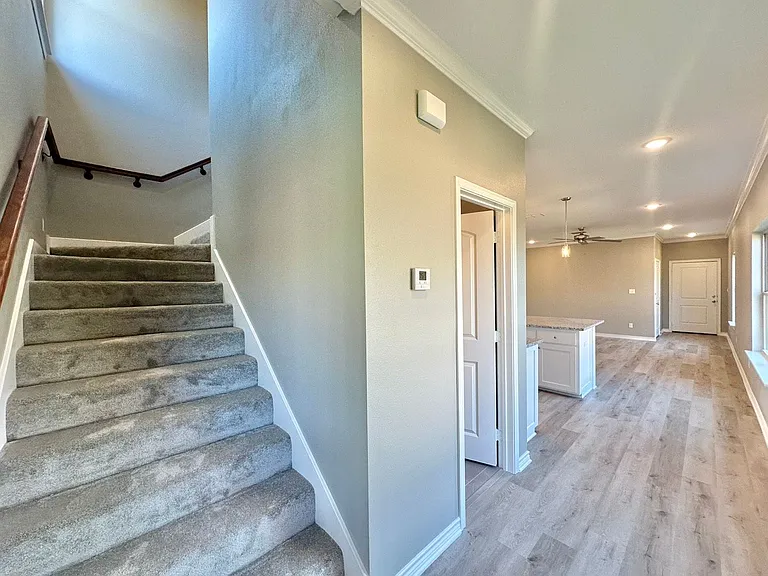 3 Bedroom 2.5 Bathroom Townhomes At Villa Rosa! Now Offering 1/2 Off First Full Months Rent! — Photo 11