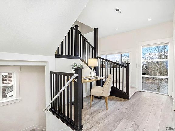 4th image of 1340 N Mariposa St Unit 200