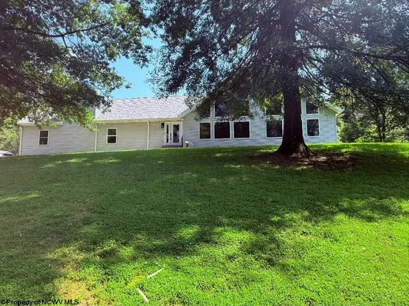 2424 Jack Run Rd, Bridgeport, WV 26330