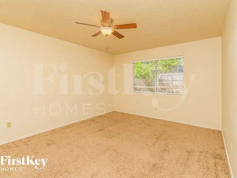 4231 Glen Ridge Dr — Photo 9