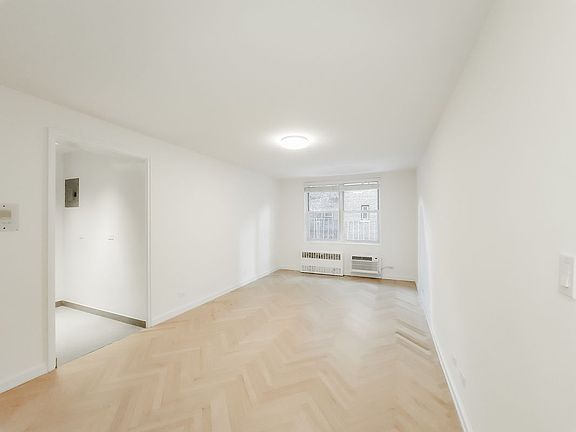 5th image of 316 E 55th St APT 4A