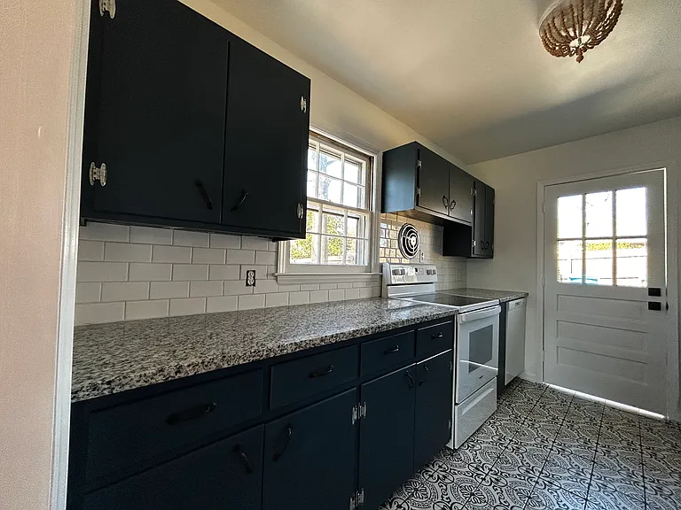 110 1/2 Shamrock Ct — Photo 7