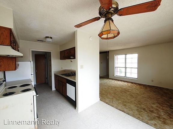 4th image of 1304 Covey Ln APT D