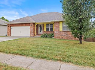 1102 E Fieldstone Dr, Ozark, MO 65721