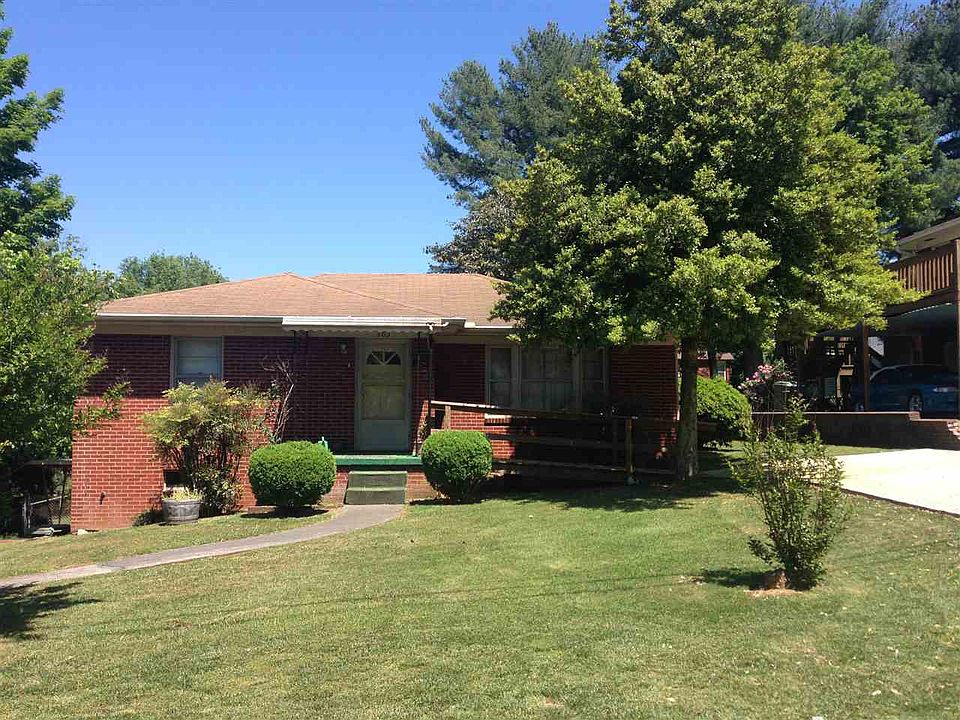 1st image of 403 E Hillcrest Dr