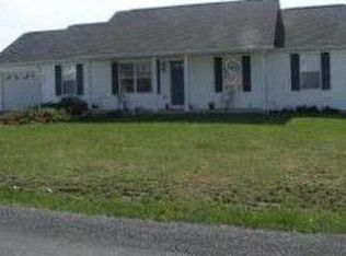 35 Dickenson Dr, Inwood, WV 25428