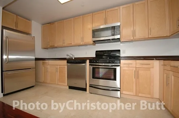Rented by Citi Habitats | media 10
