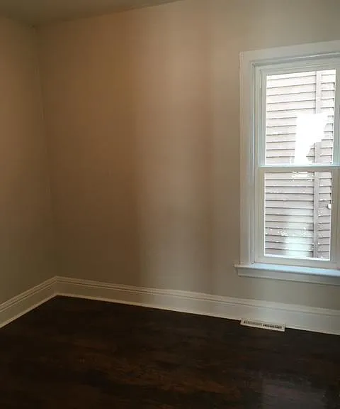 712 Hopkins St — Photo 8