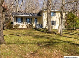 1213 Stonehurst Dr SE, Huntsville, AL 35801
