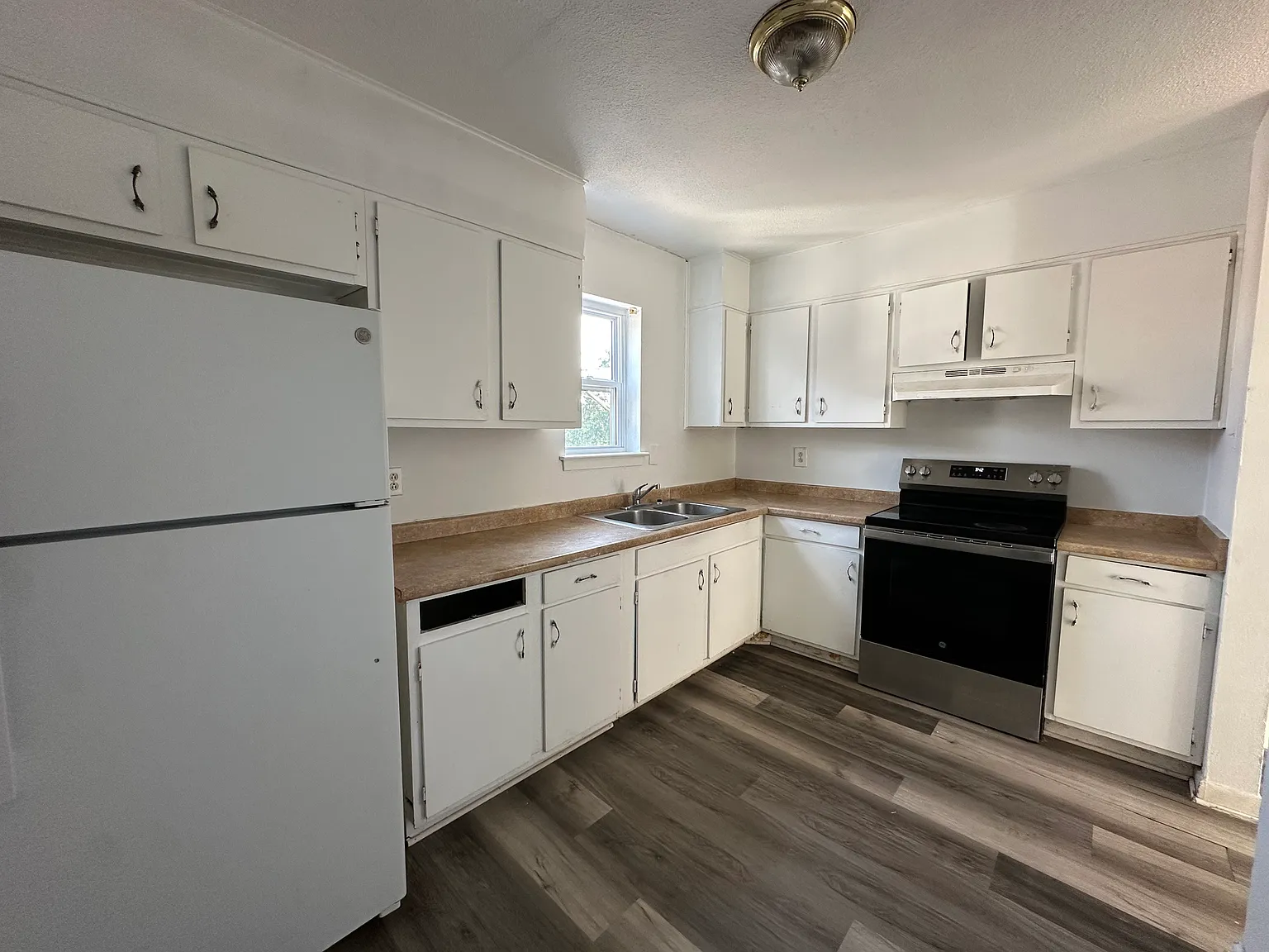 2 bed, 800 sqft, $1,250 — Photo 3