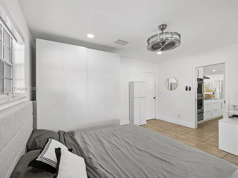 3460 N 46th Ave — Photo 26