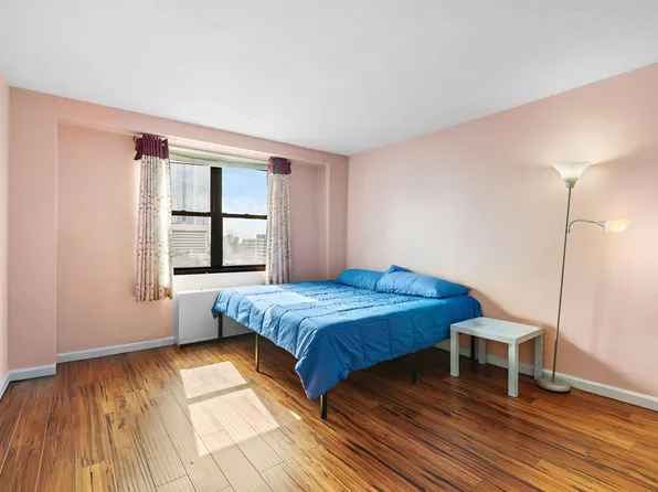 201 Saint Pauls Avenue image 12 of 22