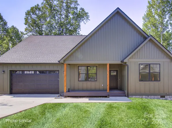 181 Byron Forest Dr, Horse Shoe, NC 28742