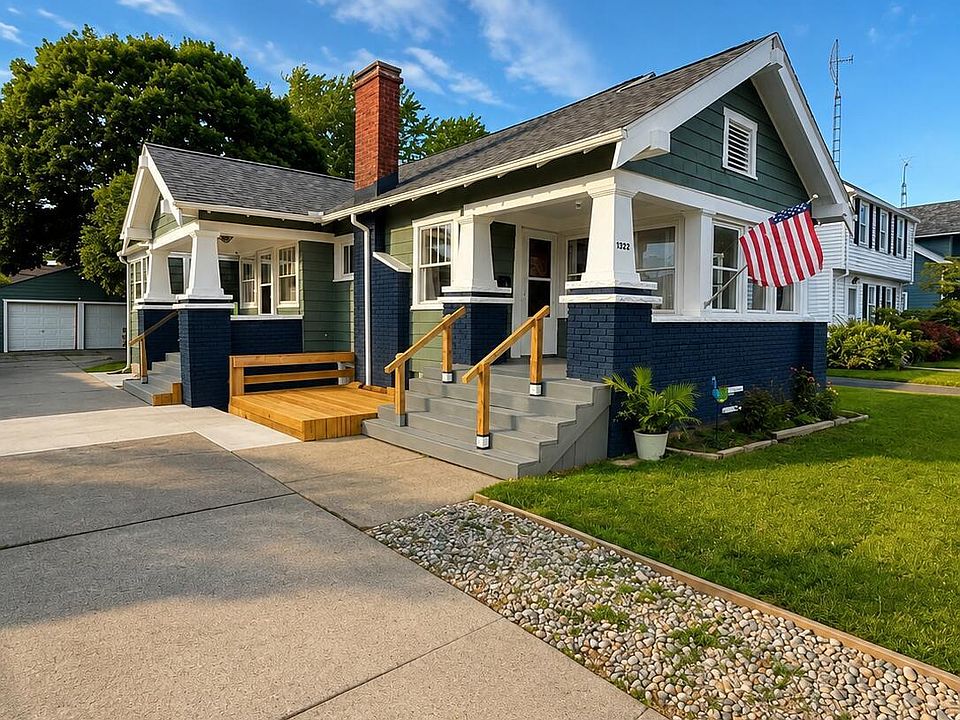 1st image of 2827 116th St
