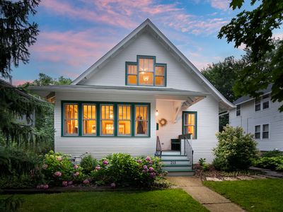 215 S Columbia St, Naperville, IL, 60540