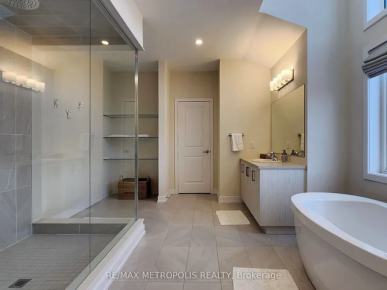 104 Stoneleigh Dr — Photo 24