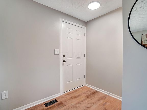 3rd image of 3137 Sandridge Ave