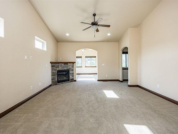4th image of 1225 Copper Mountain Dr